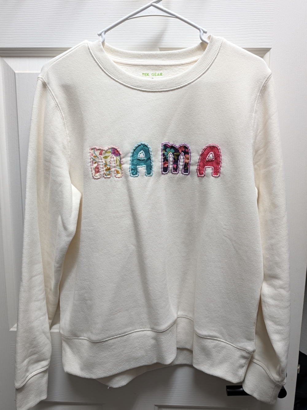 TEK GEAR Cream "MAMA" Appliqué Sweatshirt